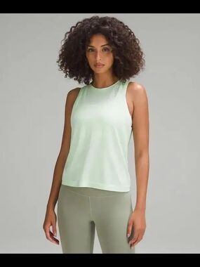 Lululemon Women's Train To Be Tank Top - Kohlrabi Green Sz 4